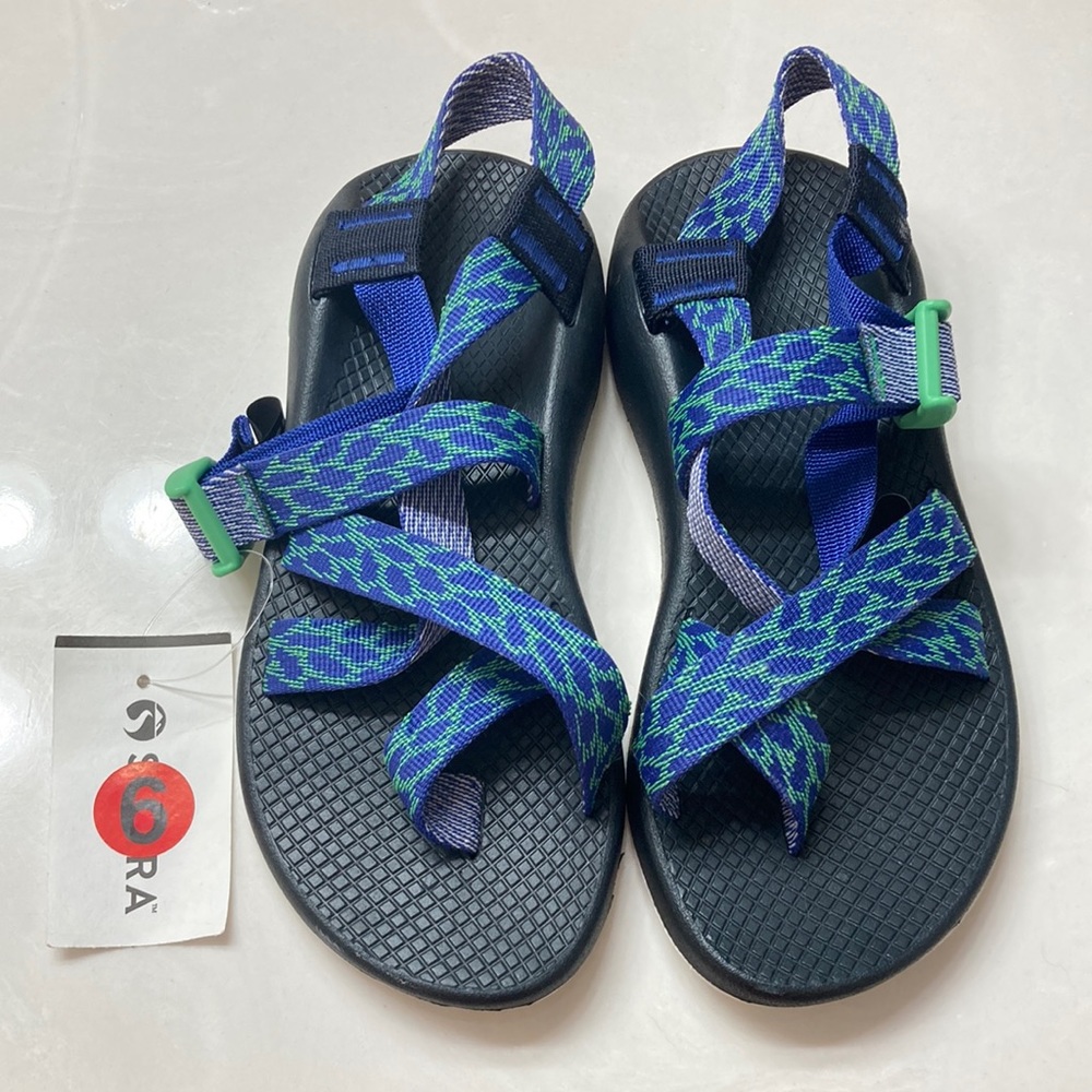 Size 6 womens Chacos
